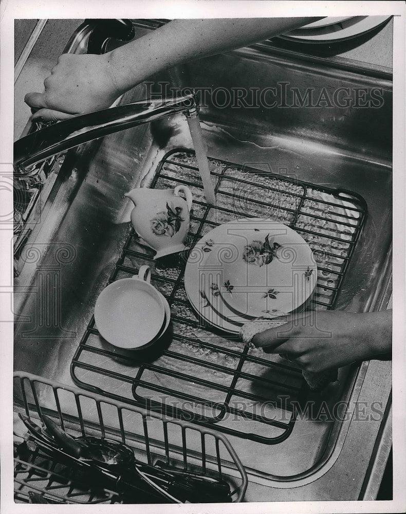 1954 Rubber Covered Rack for bottom of Kitchen Sink  - Historic Images
