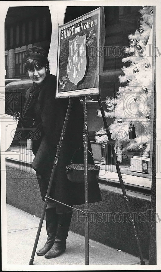 1965 Press Photo A Salvation Army worker collecting donations - nea82196 - Historic Images