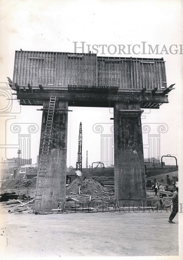 1963 Press Photo Steel girders on Kingsbury freeway construction in Ohio - Historic Images