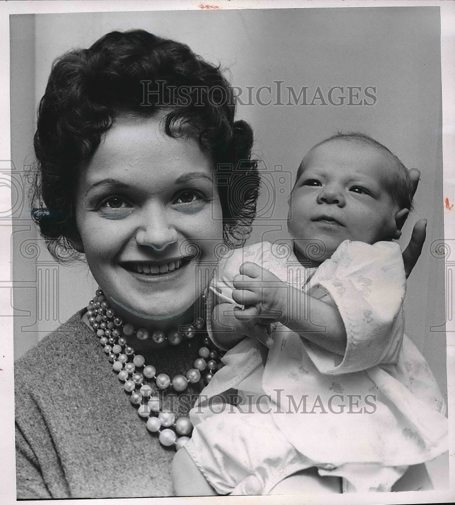 1962 Mrs Caroline Moffit &amp; new baby son of Marine Sgt Don Moffit - Historic Images