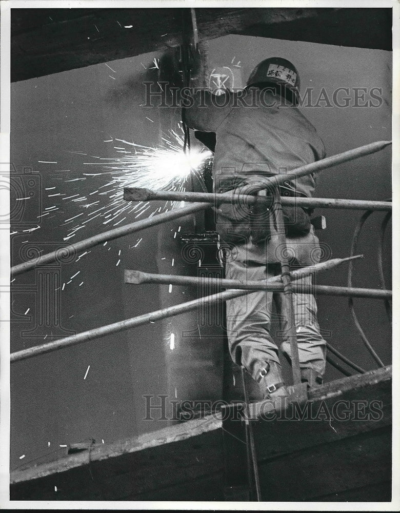 1970 Press Photo A welder works on oil tanker at IHI shipyards - nea82299 - Historic Images