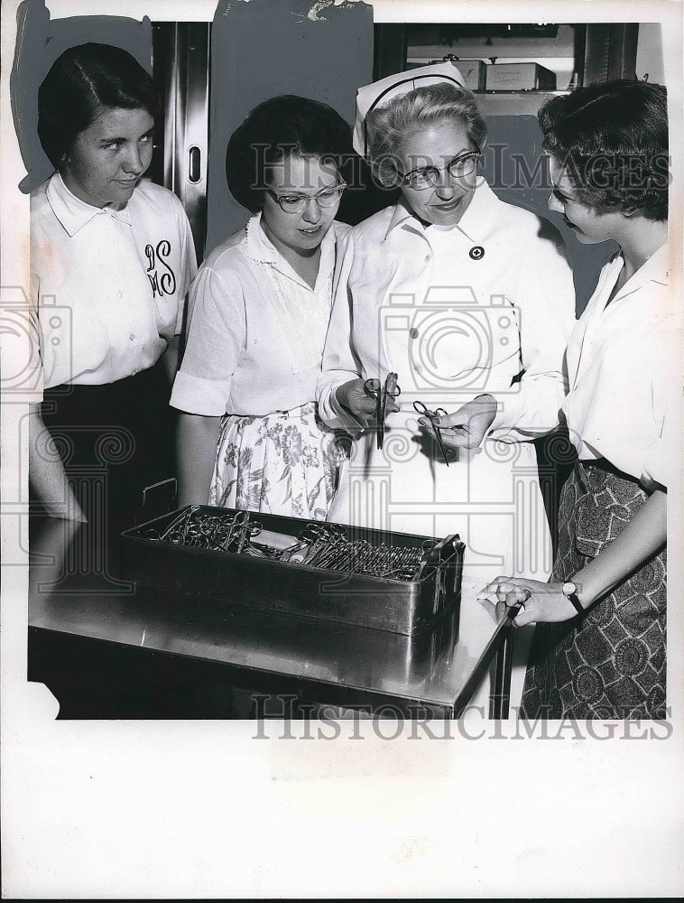 1959 A nurse &amp; students in a Cleveland hospital  - Historic Images