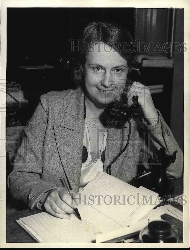 1933 Helen Kearns Opens Los Angeles Secretarial Business Bureau - Historic Images