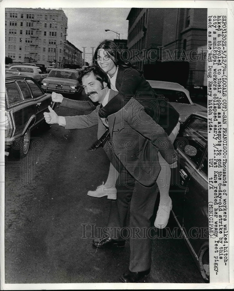 1974 Press Photo Pat Kane Rides Piggyback as Pat Kane Hitches Ride San Francisco - Historic Images