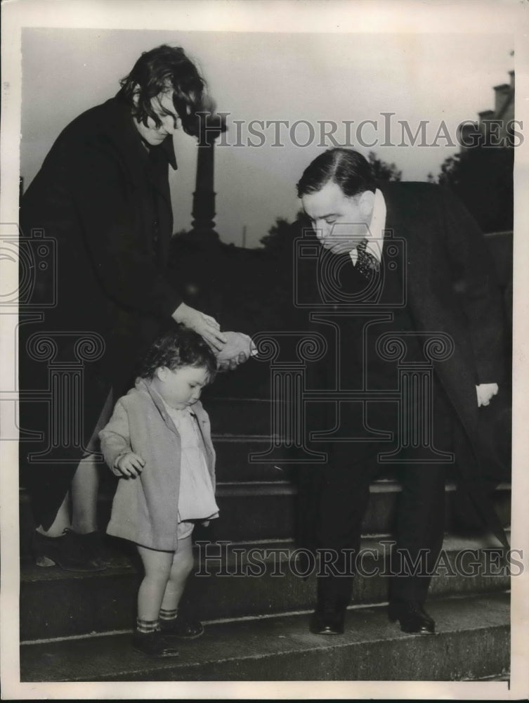 1939 Press Photo Fiorello LaGuardia Mayor Meeting Miss Memphis - nea82576-Historic Images