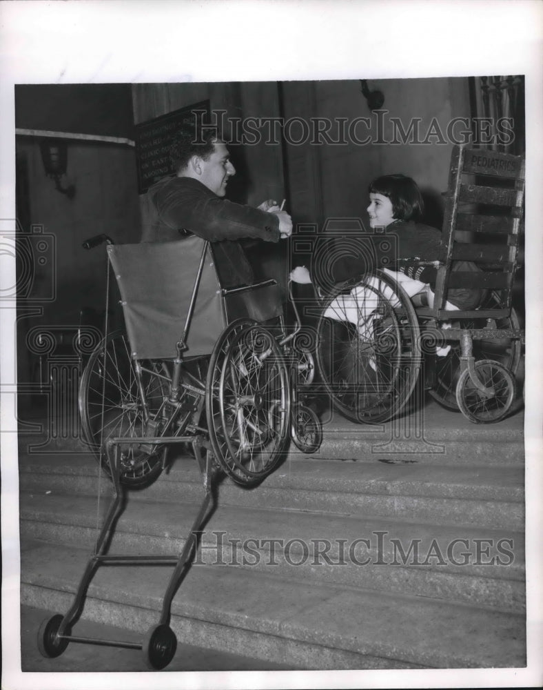 1954 Arnold Lerman Ruth Fischer Polio Patient Hospital Joint Disease - Historic Images