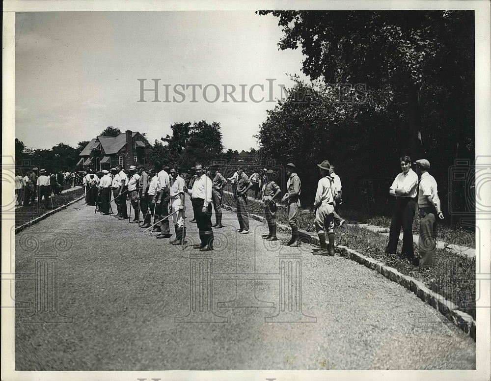 1934 volunteers to look for missing tot Robert Connor, Hartsdale NY - Historic Images