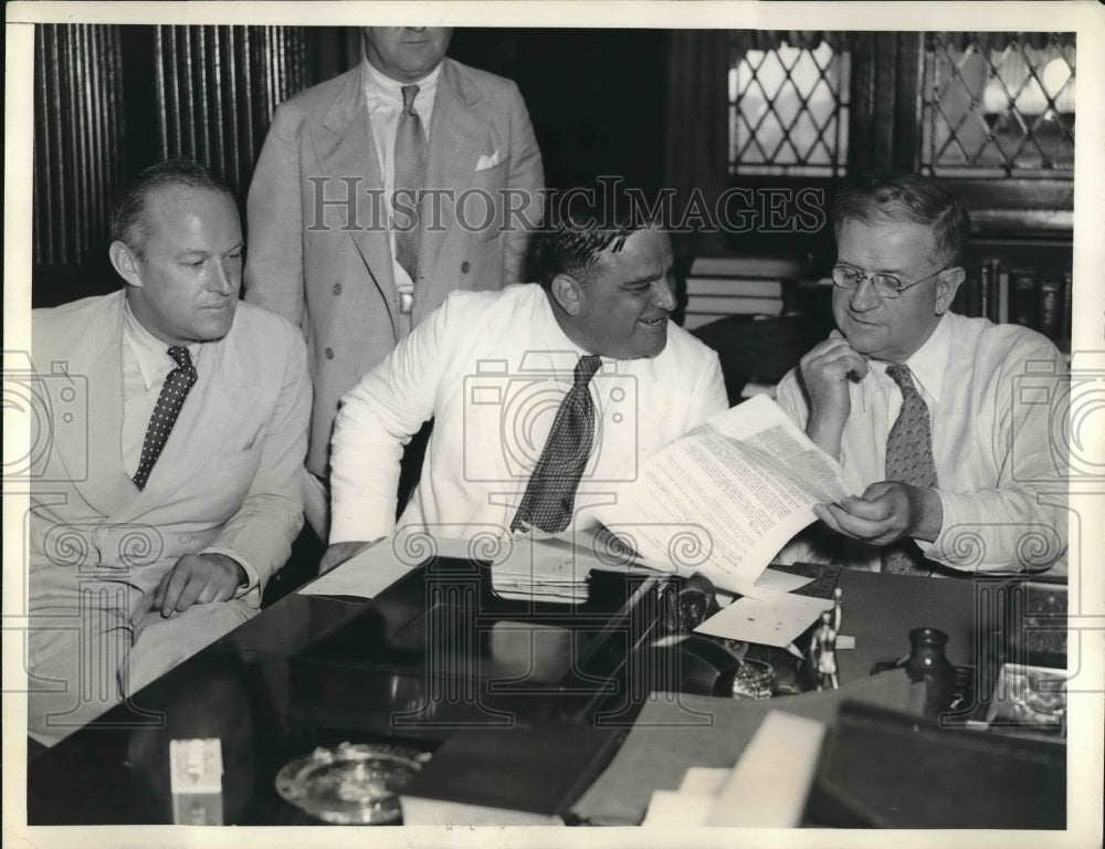 1934 New York Mayor LaGuardia &amp; Interior Secretary Harold Ickes - Historic Images