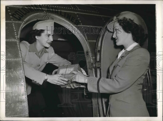 1943 Press Photo Plane flight rescheduled to deliver penicillin to dying soldier - Historic Images