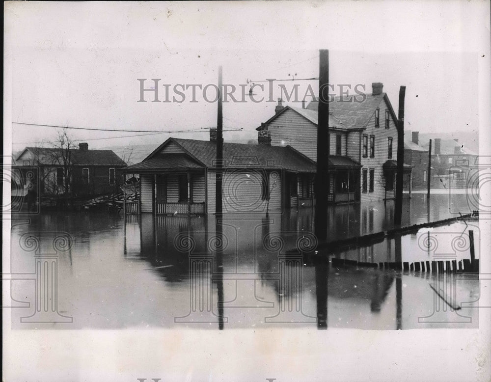 1937 Press Photo McKees Rocks as Alleghany, Monongahela Rivers flood over - Historic Images