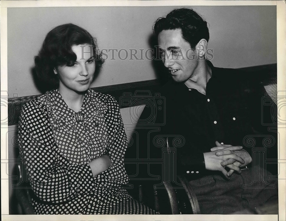 1936 Press Photo Virginia Lindahl and Les Renee after being arrested - nea82926 - Historic Images