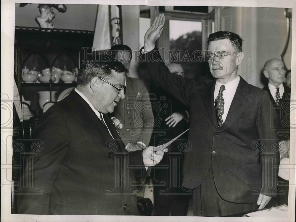 1936 Press Photo Mayor Fiofello Laguardia and Brig. Gen. John Robb - nea82927 - Historic Images