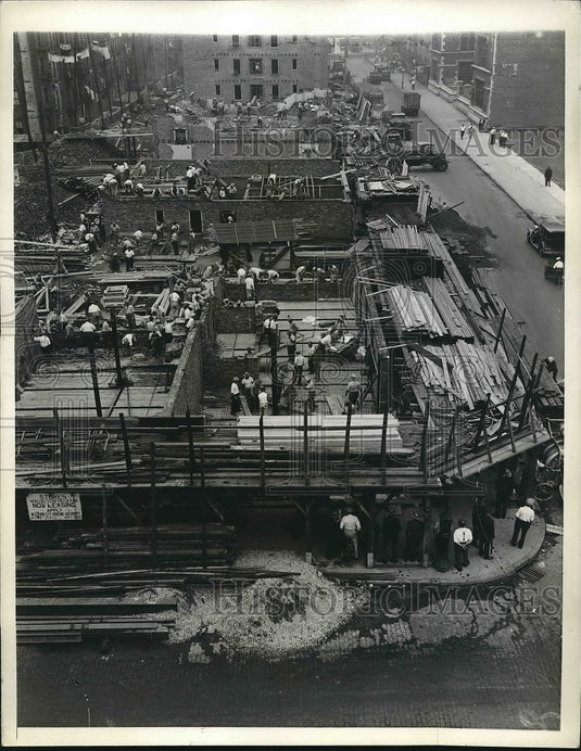 1935 Press Photo Workers building low-rent housing project - Historic Images