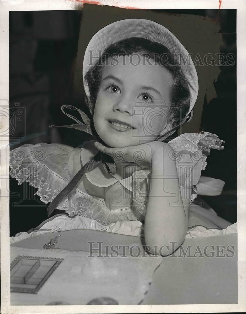 1953 Press Photo Shannon Dougherty in her Easter outfit - nea83159 - Historic Images