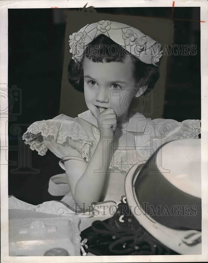 1953 Press Photo Shannon Dougherty in her Easter outfit - nea83161 - Historic Images
