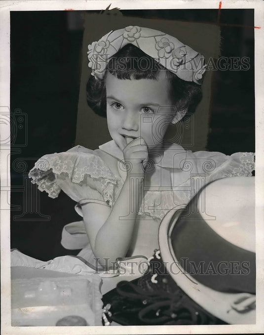 1953 Press Photo Shannon Dougherty in her Easter outfit - nea83161 - Historic Images