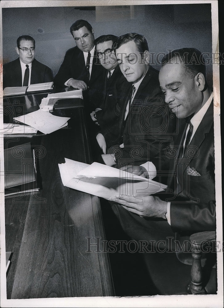 1967 Press Photo Custodians Social Negotiating Committee - nea83184 - Historic Images
