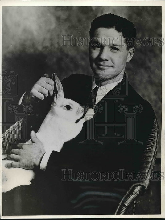 1935 Ven Usborne World's Greatest Prevaricator for 1934.  - Historic Images