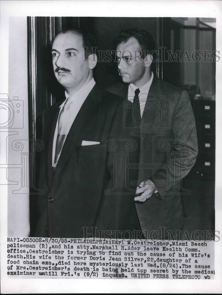 1955 Press Photo Miami Policemen Earl M.Oestreicher with his Attorney. - Historic Images