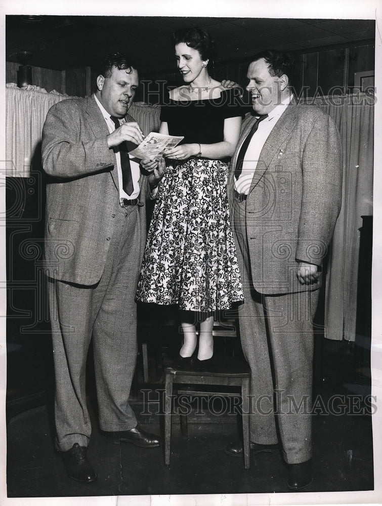 1955 Seattle, Wa. Jack &amp; Leo Leavy &amp; Mrs Ed Rudolph at Tip Toppers - Historic Images