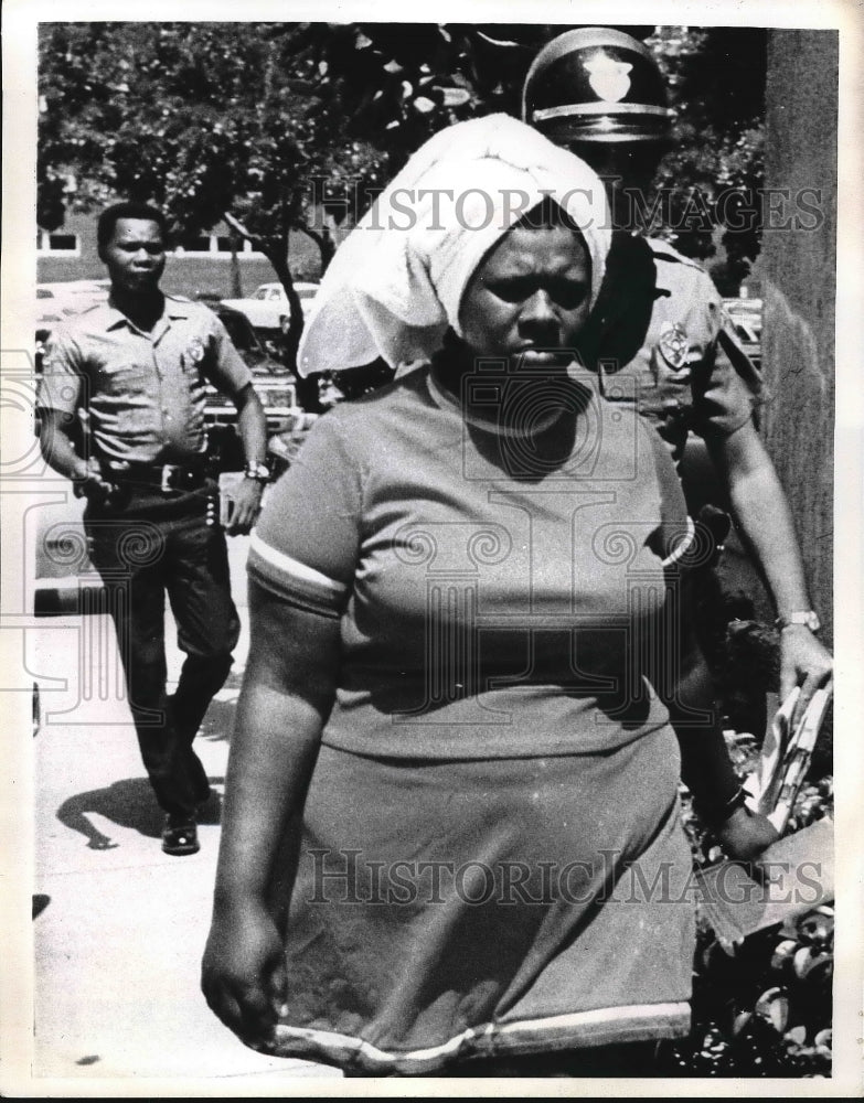 1971 Press Photo Miami, Fla. Nichele Henry charged with child neglect - Historic Images