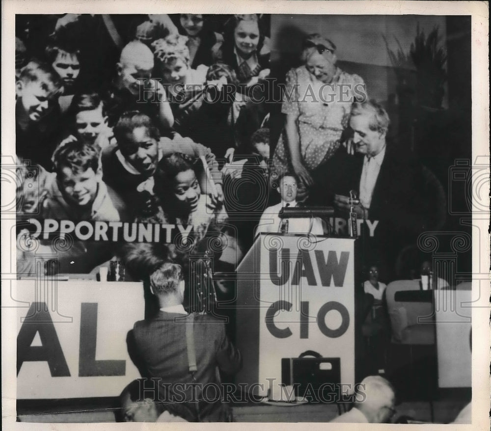 1949 Walter Reuther, pres. of CIO United Auto Workers at convention - Historic Images