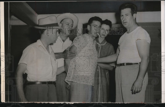1954 Kansas City, Mo. Carl A. Levy in custody for murder of wife - Historic Images