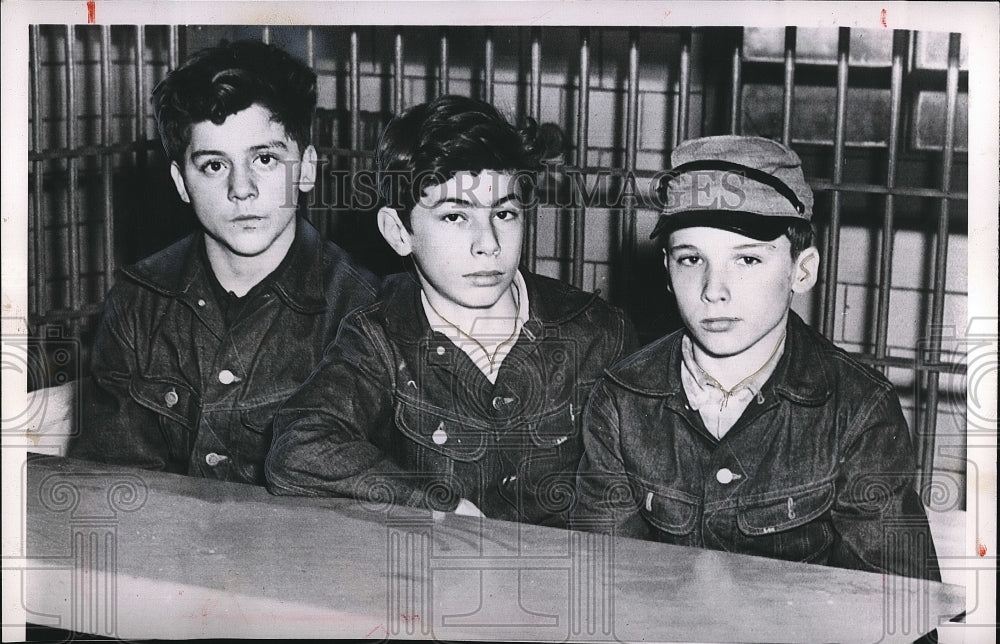 1952 Press Photo Brunswick, Ga Sam & Joe Catalano,Wm Erith in custody - Historic Images