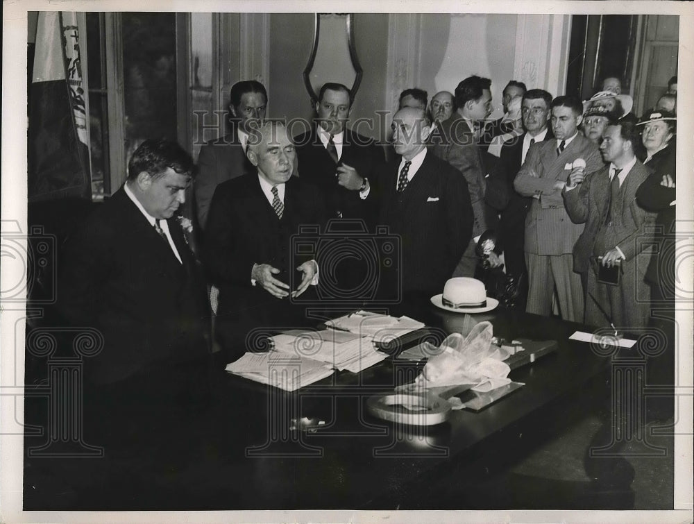 1936 NY Mayor LaGuardia and newly appointed Chairman of the Board of - Historic Images