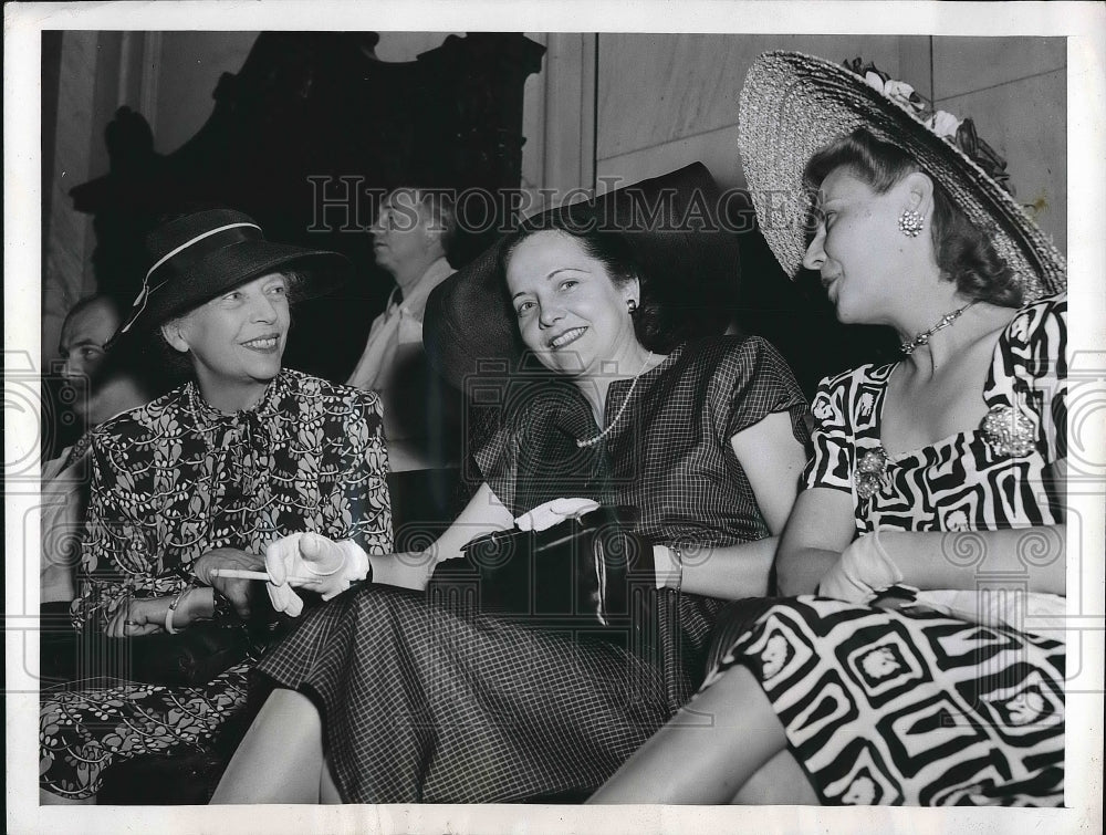 1947 Press Photo Mrs N. Longworth, Mrs C Pepper &amp; Mrs F Welfer - nea83400 - Historic Images