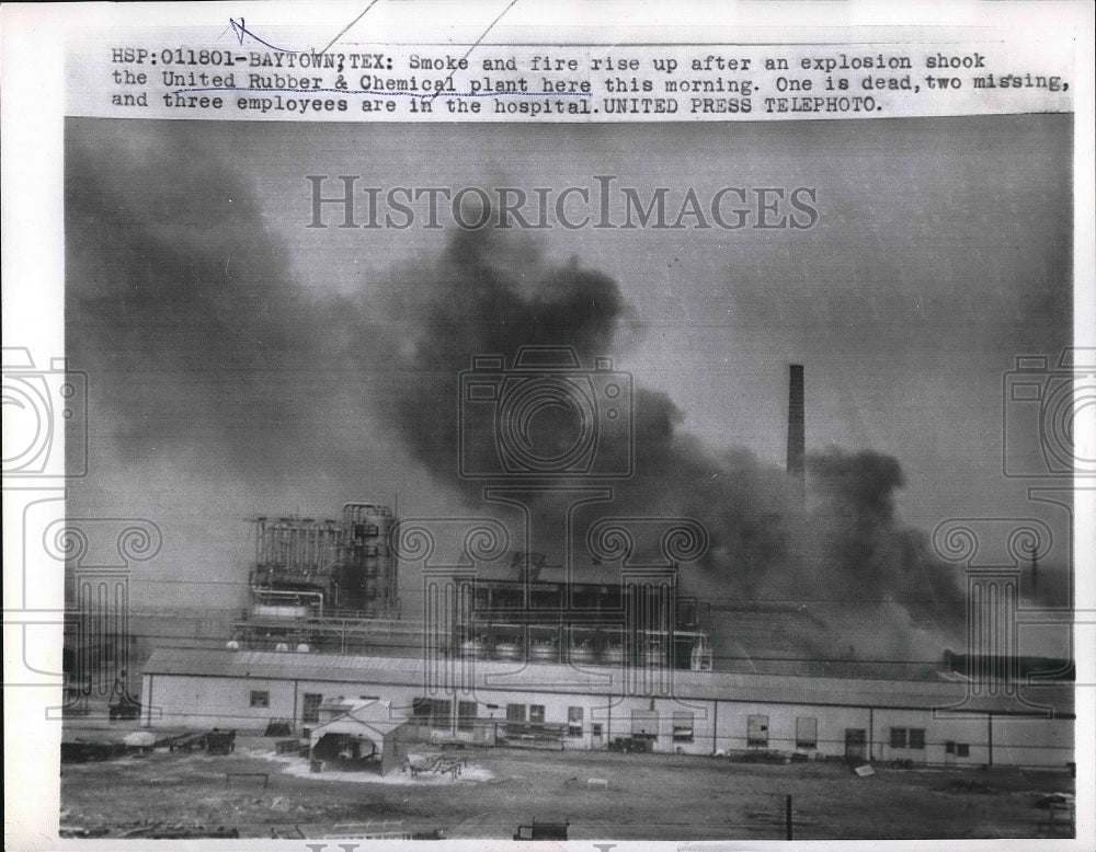1958 United Rubber &amp; chem plant in Baytown, Tx on fire  - Historic Images