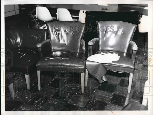 1960 Press Photo Vandalized East End Neighborhood House Damage - nea83420 - Historic Images