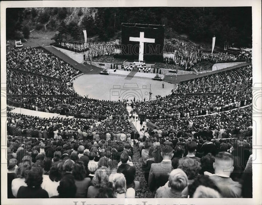 1952 German Citizens Attend Catholic Convention In Walsbuhne Stadium - Historic Images