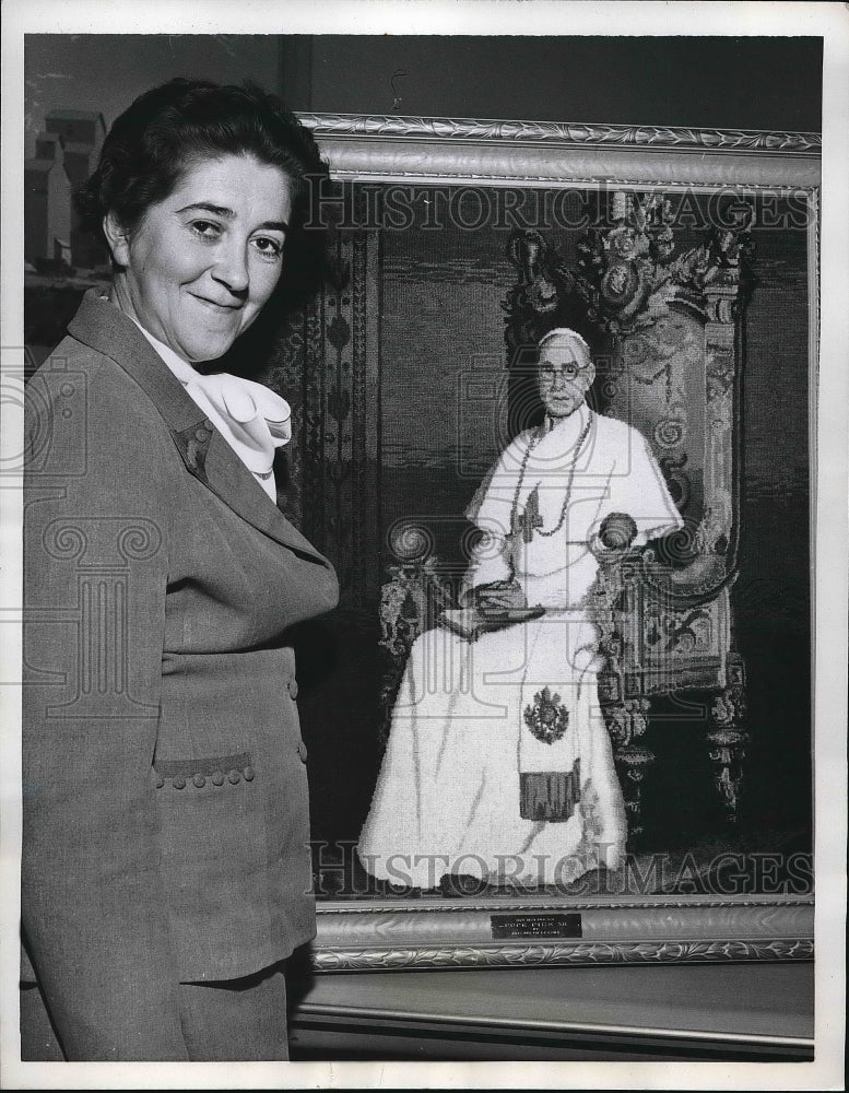 1959 Artist Elizabeth LeFort with Tapestry Portrait of Pope Pius XII - Historic Images