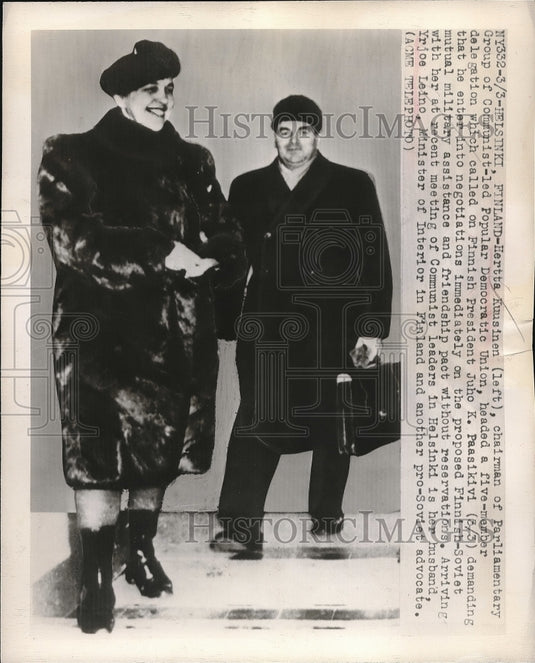 1948 Press Photo Finnish Communists Hertta Kuusinen and Yrjoe Leino in Helsinki - Historic Images