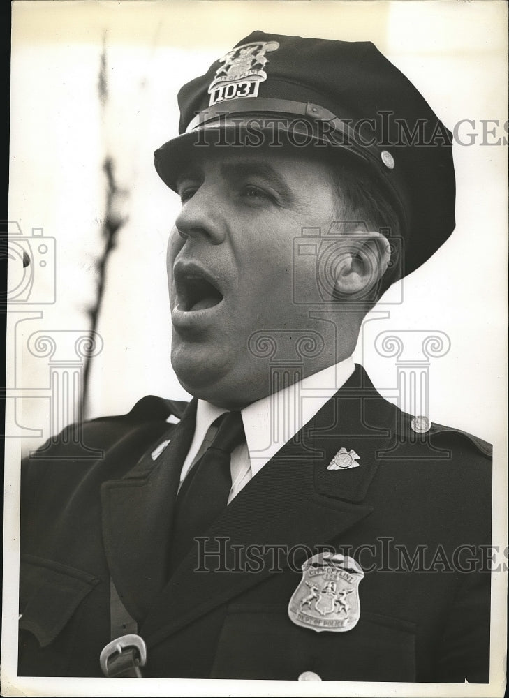 1940 Policeman Wilburn Legree Also An Opera Singer In Michigan - Historic Images