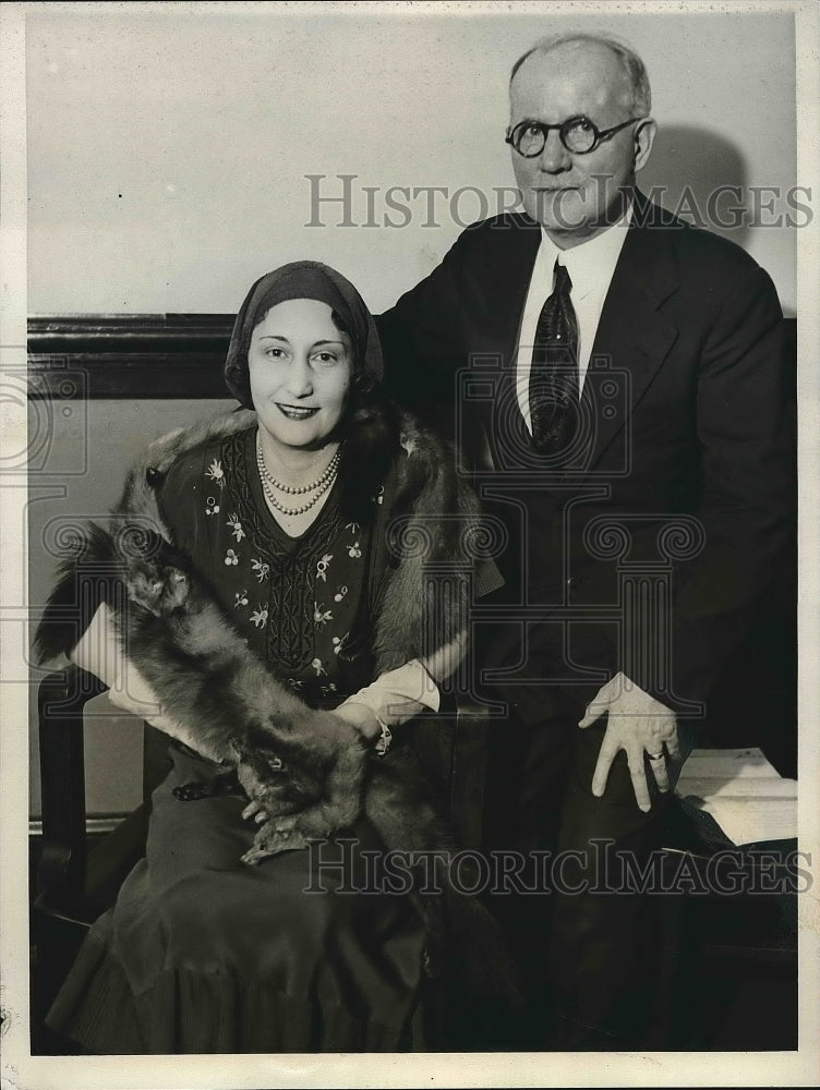 1931 Miss Nan Kamp & Attorney Bert F. Fenn In Chicago Court - Historic Images