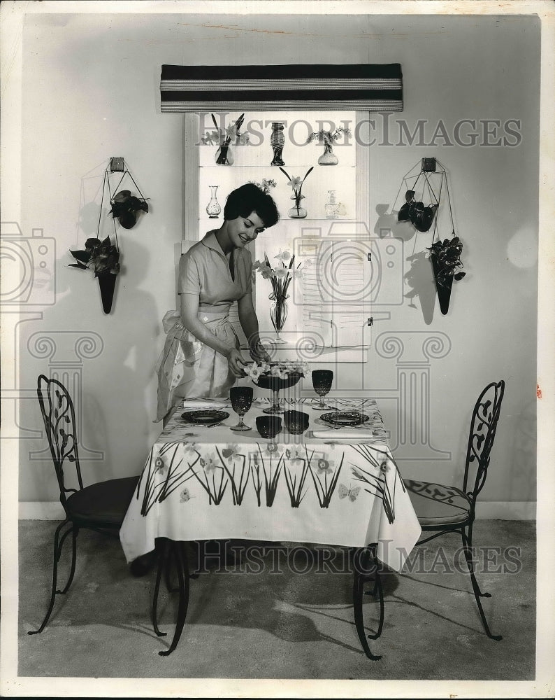 1959 Press Photo interior decorating a dining area for summer - nea83727 - Historic Images