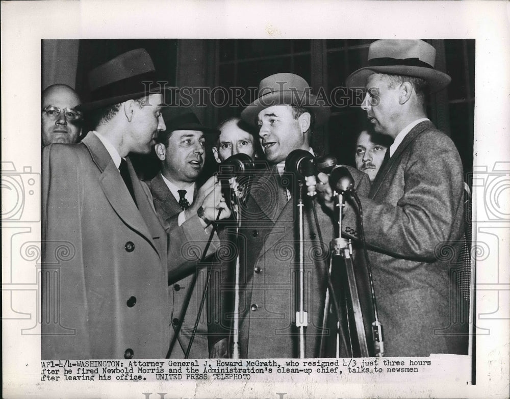 1952 Press Photo Atty. Gen. Howard McGrath speaking to reporters - nea83895 - Historic Images