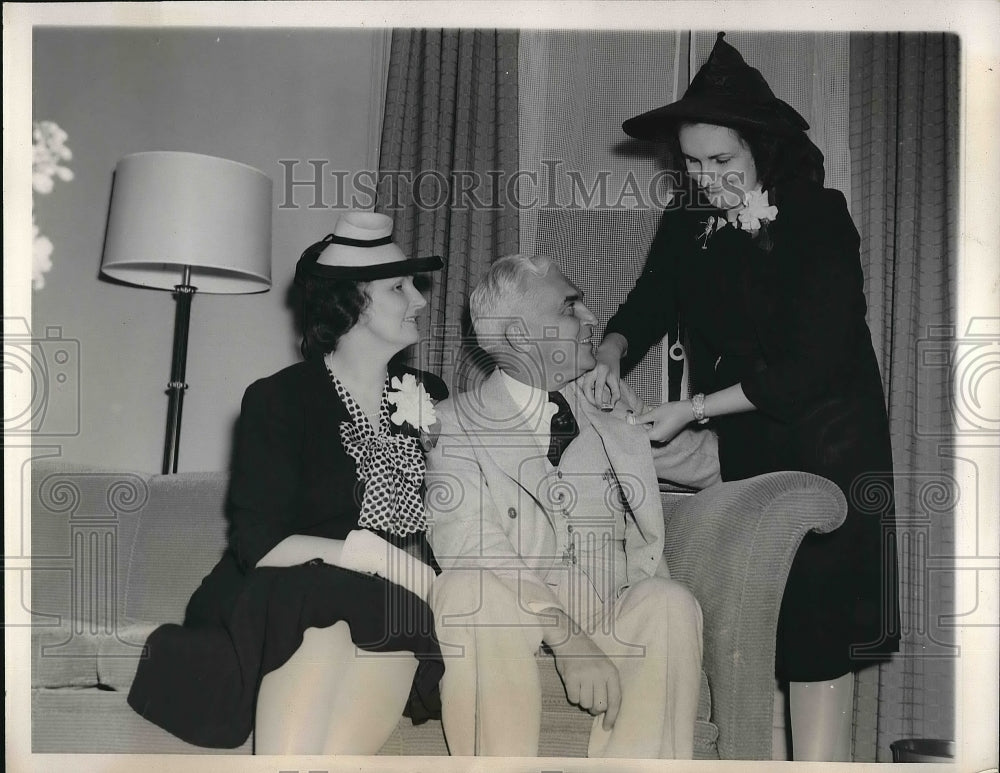 1940 Paul McNutt Federal securities administrator and Mrs. McNutt - Historic Images