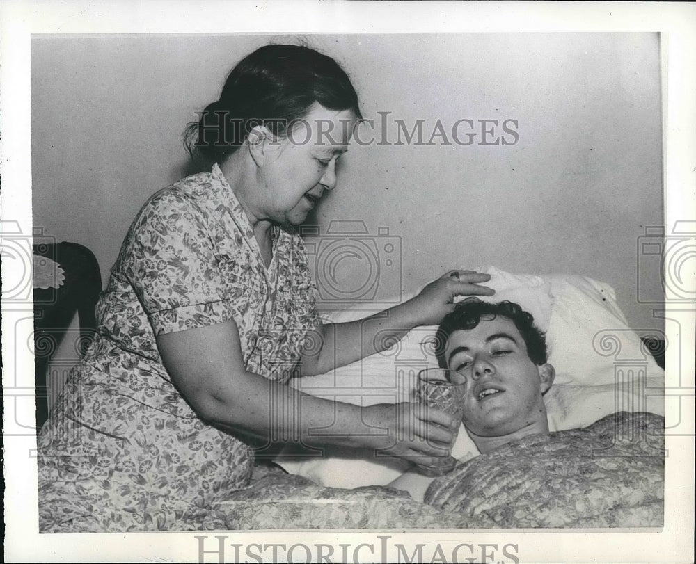 1942 George L. Naylor &amp; Wife Mrs. George Naylor In Bed Recovering - Historic Images
