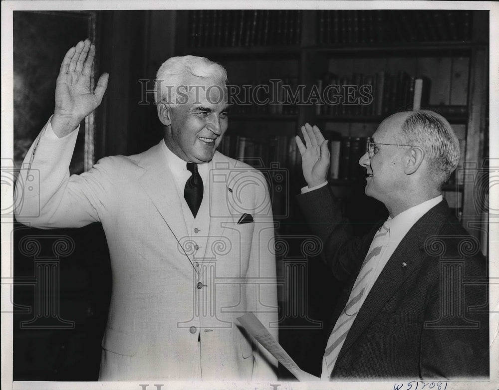 1939 Press Photo US High Commissioner Paul McNutt &amp; George E. Scott Sworn In - Historic Images