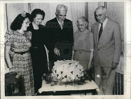 1939 Mr. and Mrs. Paul McNutt, Mr. and Mrs. John McNutt and Louise - Historic Images