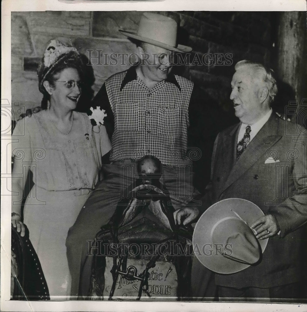 1947 Sen. Pat McCarran, Floyd Oleson and Mrs. Beatrice Hogan - Historic Images