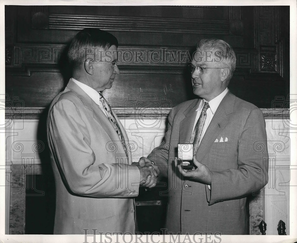 1951 Press Photo Sec of the Interior Douglas McKay and Under sec Ralph Tudor - Historic Images