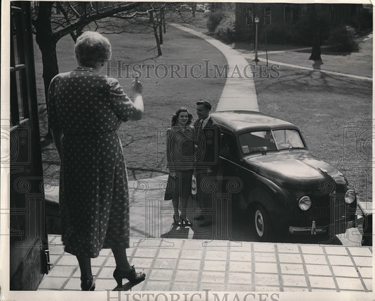 1948 Press Photo Mrs. Irene Saxton, Pete Beatty and Lolly Majors - Historic Images