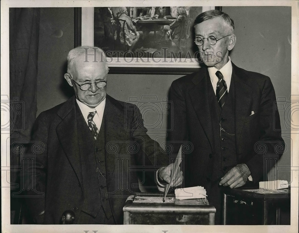 1938 Representative David Lewis and MS Frost  - Historic Images