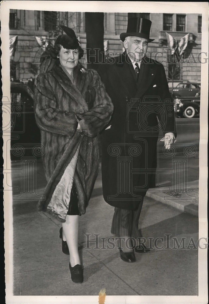 1941 Federal security administrator Paul McNutt and Mrs. McNutt - Historic Images