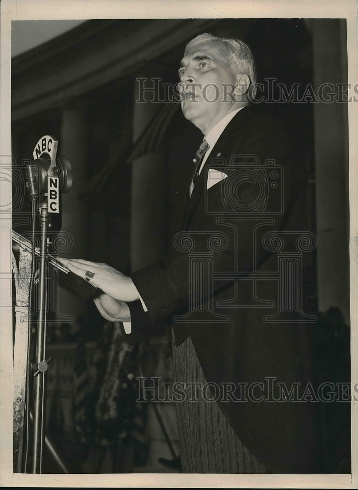 1940 Press Photo Federal security administrator Paul McNutt giving speech - Historic Images