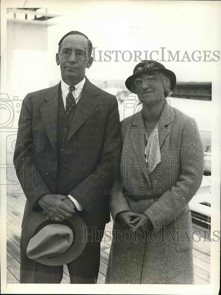 1933 Dr. William Lewis president of University and Mrs. Lewis - Historic Images